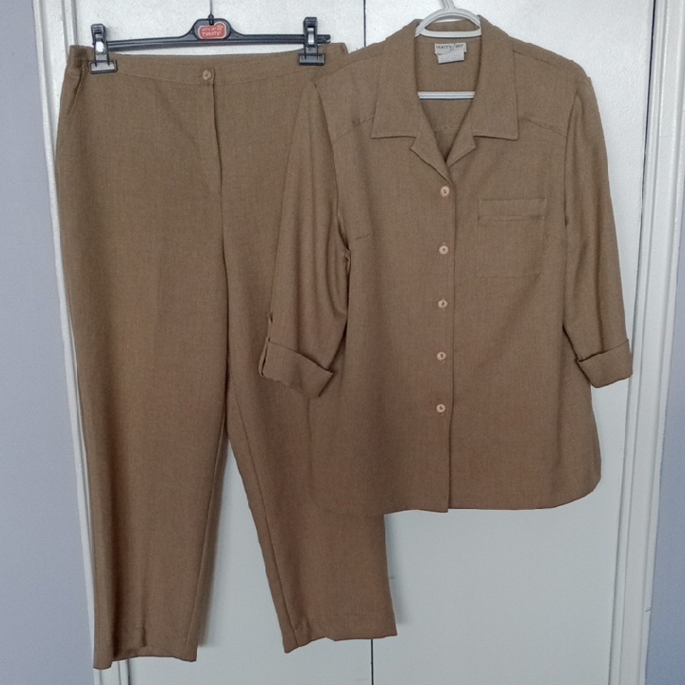 Vintage Pit To Pit 24.Vanity Fair Tan Pantsuit Classic Professional Style